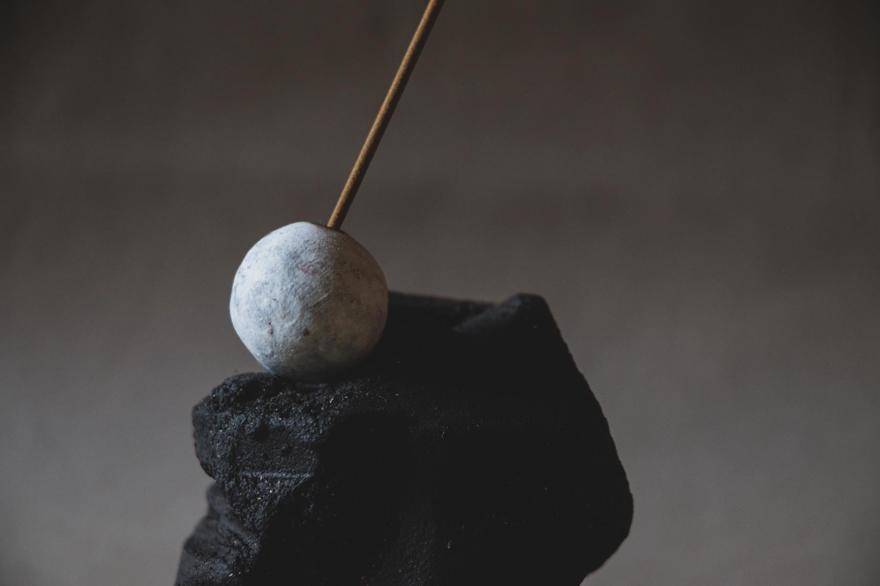 Claire Lune incense burner. Handmade ceramic pieces for daily rituals by Chiara Della Santina