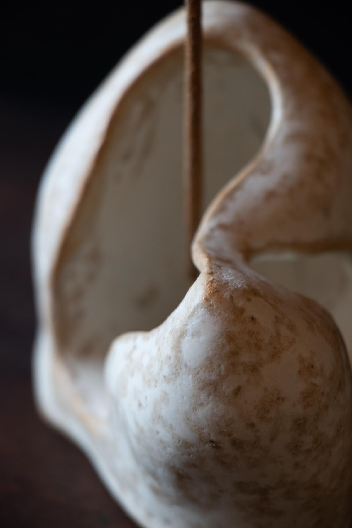 Luxury incense burner. Design incense burner. White incense burner. Ceramic incense burner. Fine art decor objects by Claire Lune. Claire Lune incense burners.