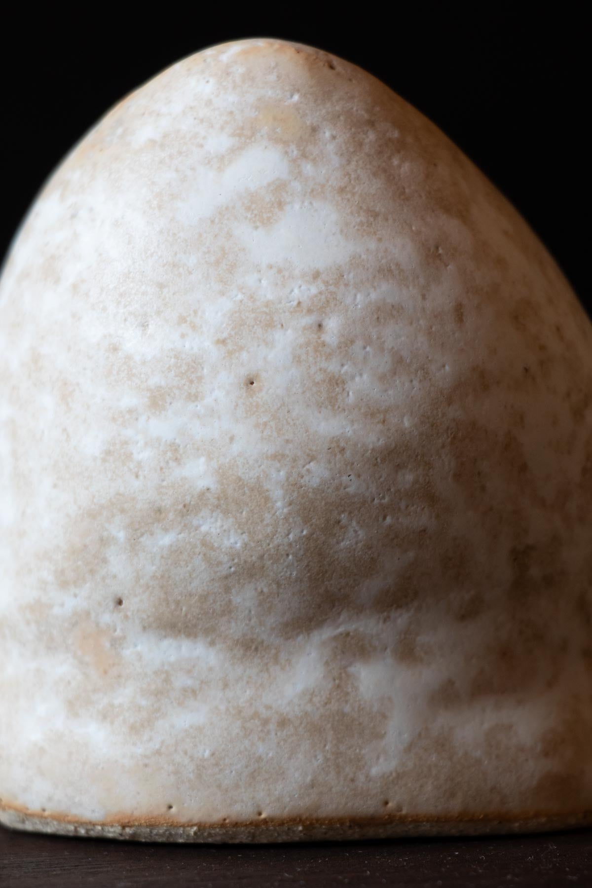 Luxury incense burner. Design incense burner. White incense burner. Ceramic incense burner. Fine art decor objects by Claire Lune. Claire Lune incense burners.