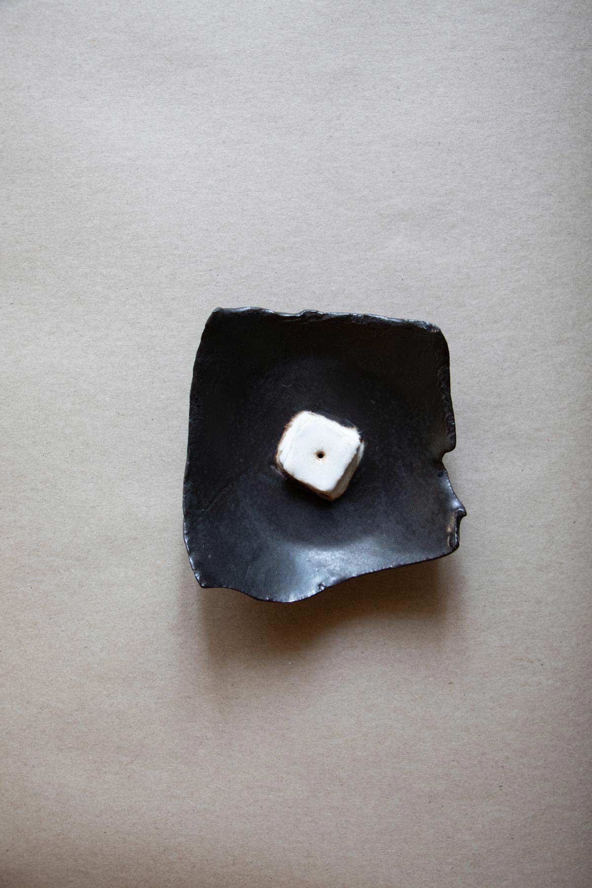 Black incense burner I - "Respiro" series