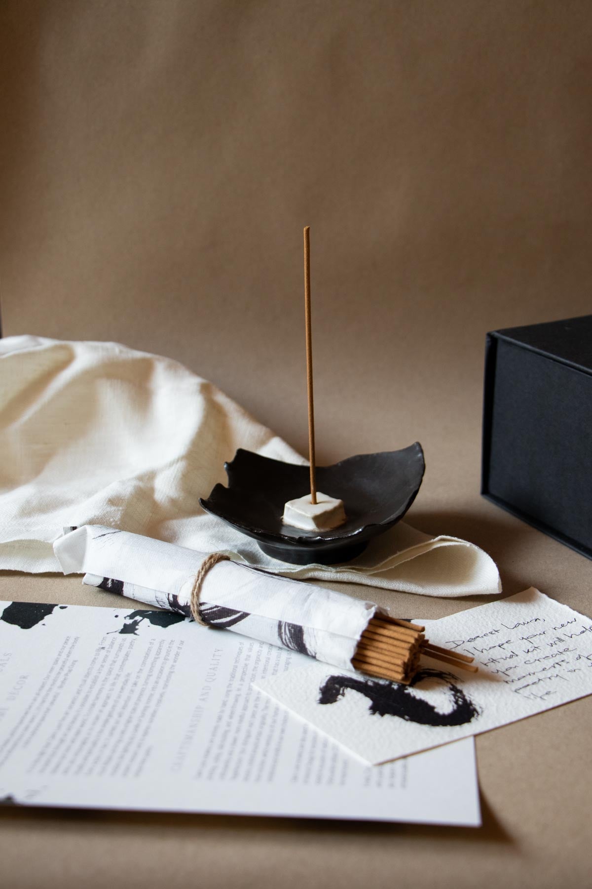 Black incense burner I - "Respiro" series