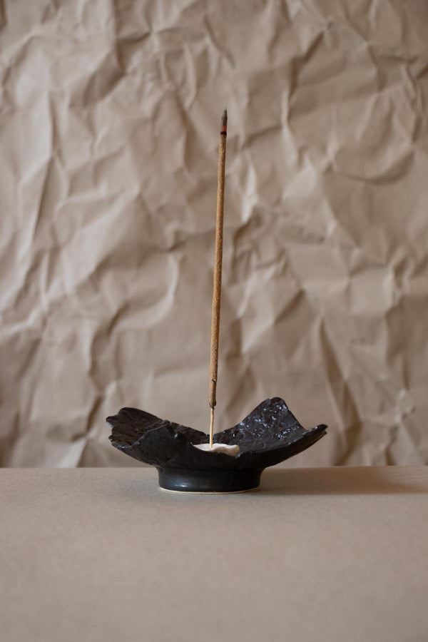 Black incense burner II - "Respiro" series