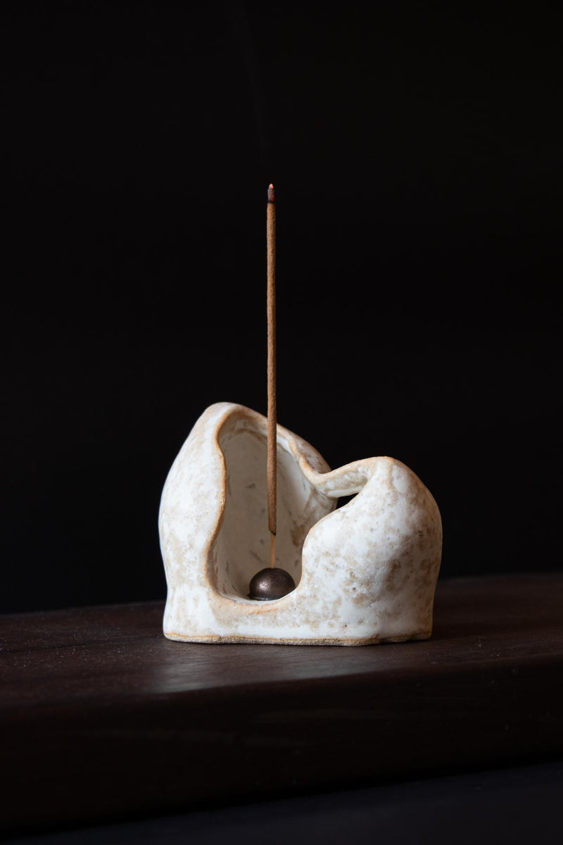 Luxury incense burner. Design incense burner. White incense burner. Ceramic incense burner. Fine art decor objects by Claire Lune. Claire Lune incense burners.