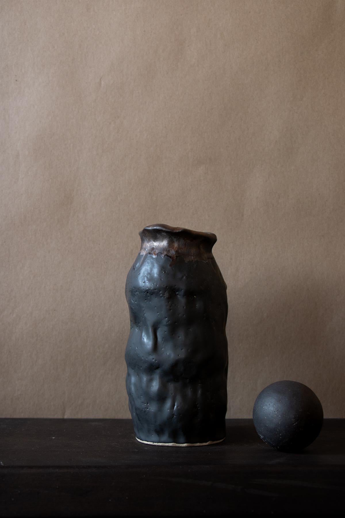 Decorative vase. Black vase. Ceramic vase. Contemporary ceramic vase. Handmade ceramics by Claire Lune. Claire Lune vase. 