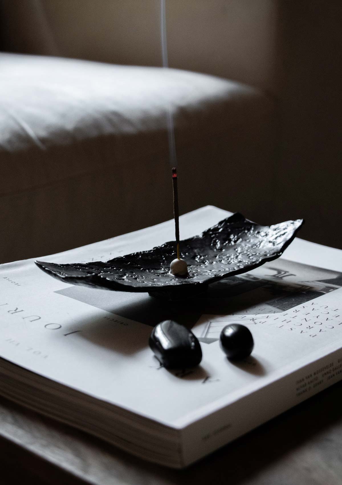 Black incense burner IV - "Respiro" series