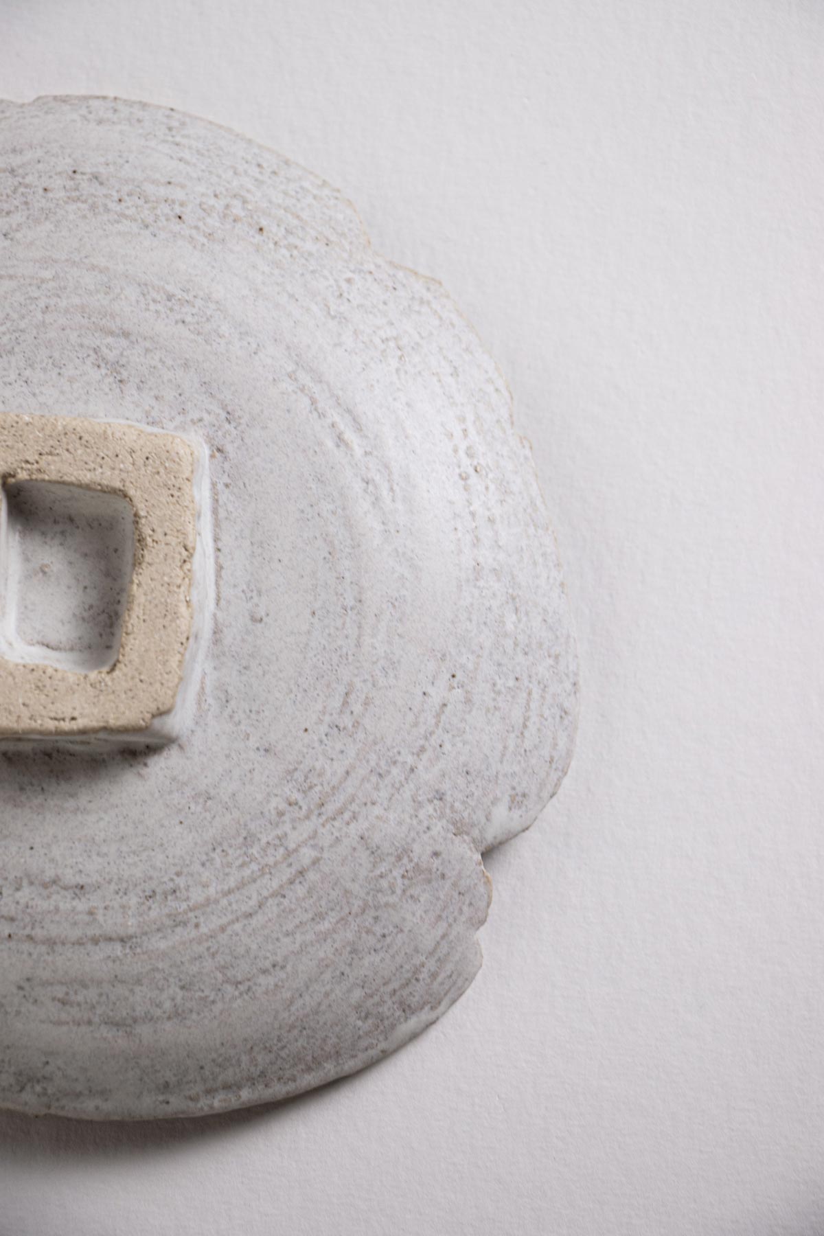 Detail of ceramic decorative dish. Detail of foot. Smudge dish. Artistic ceramics. Artistic dish. Ceramic home decor by Claire Lune.